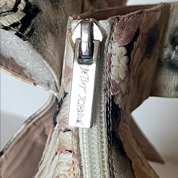 Betsey Johnson Malissa d'Orsay Pump in Multi-color Floral Pattern Oversized Bow - Picture 8 of 12